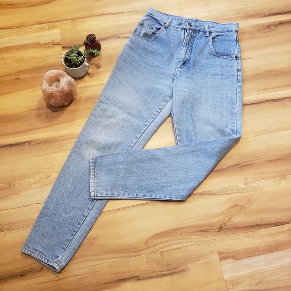 Otter symmetry sleek protection iPhone 11 case. - Picture 4 of 4